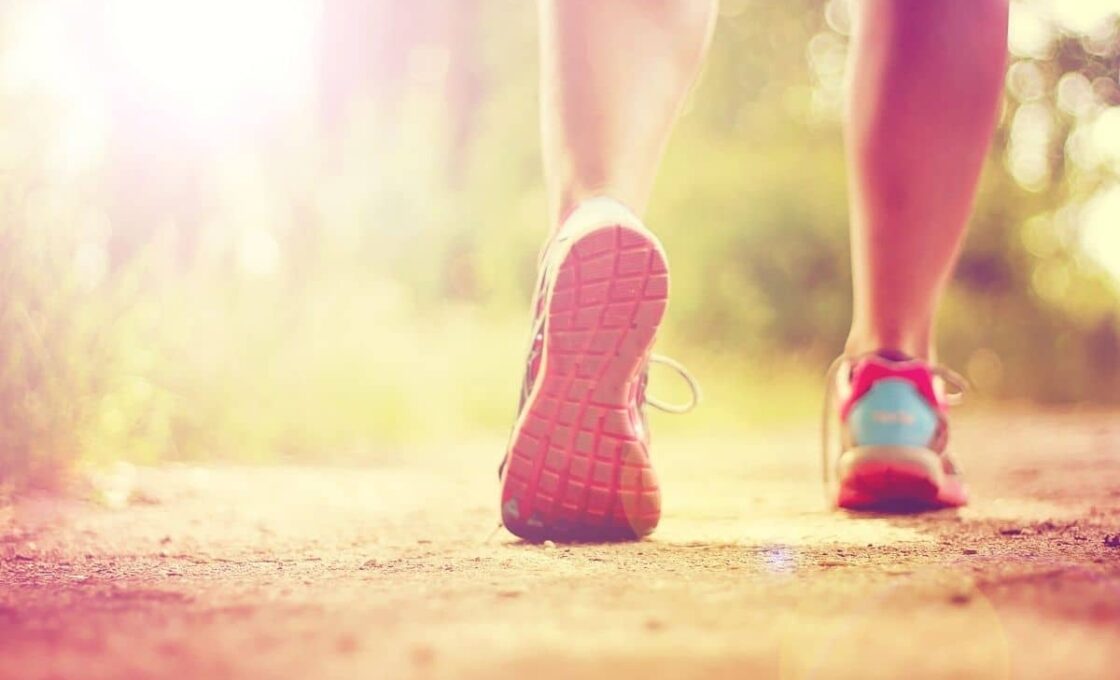 Caminar es uno de los mejores ejercicios para mejorar tu salud